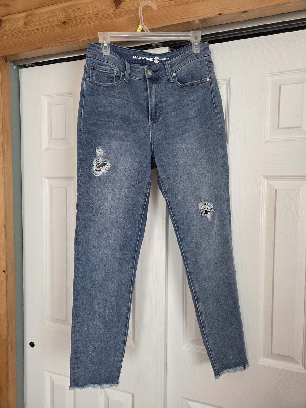 Max Studio Distressed High-Rise Jeans - Blue